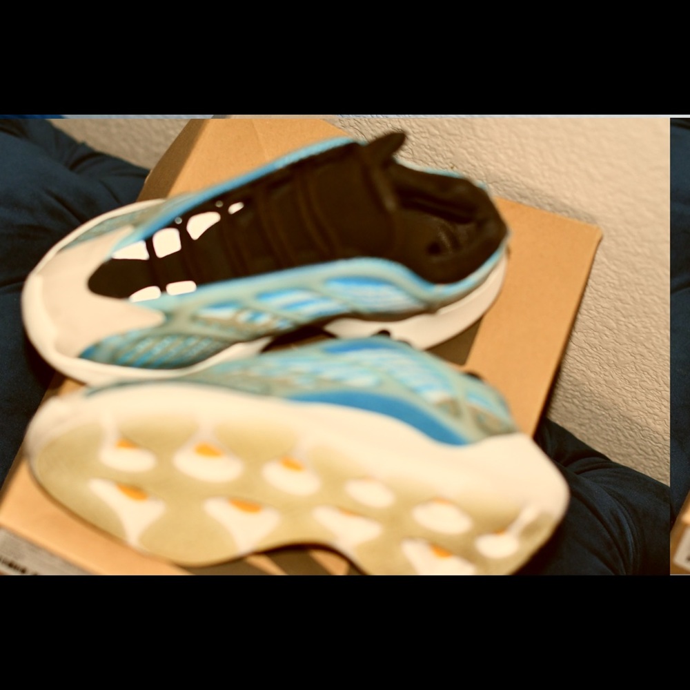 Adidas yeezy 700